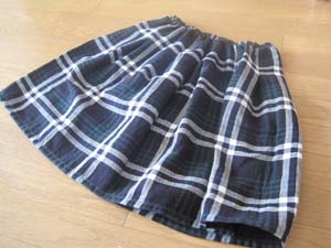 ãƒ–ãƒ©ãƒƒã‚¯ã‚¦ã‚©ãƒƒãƒã®ã‚®ãƒ£ã‚¶ãƒ¼ã‚¹ã‚«ãƒ¼ãƒˆ